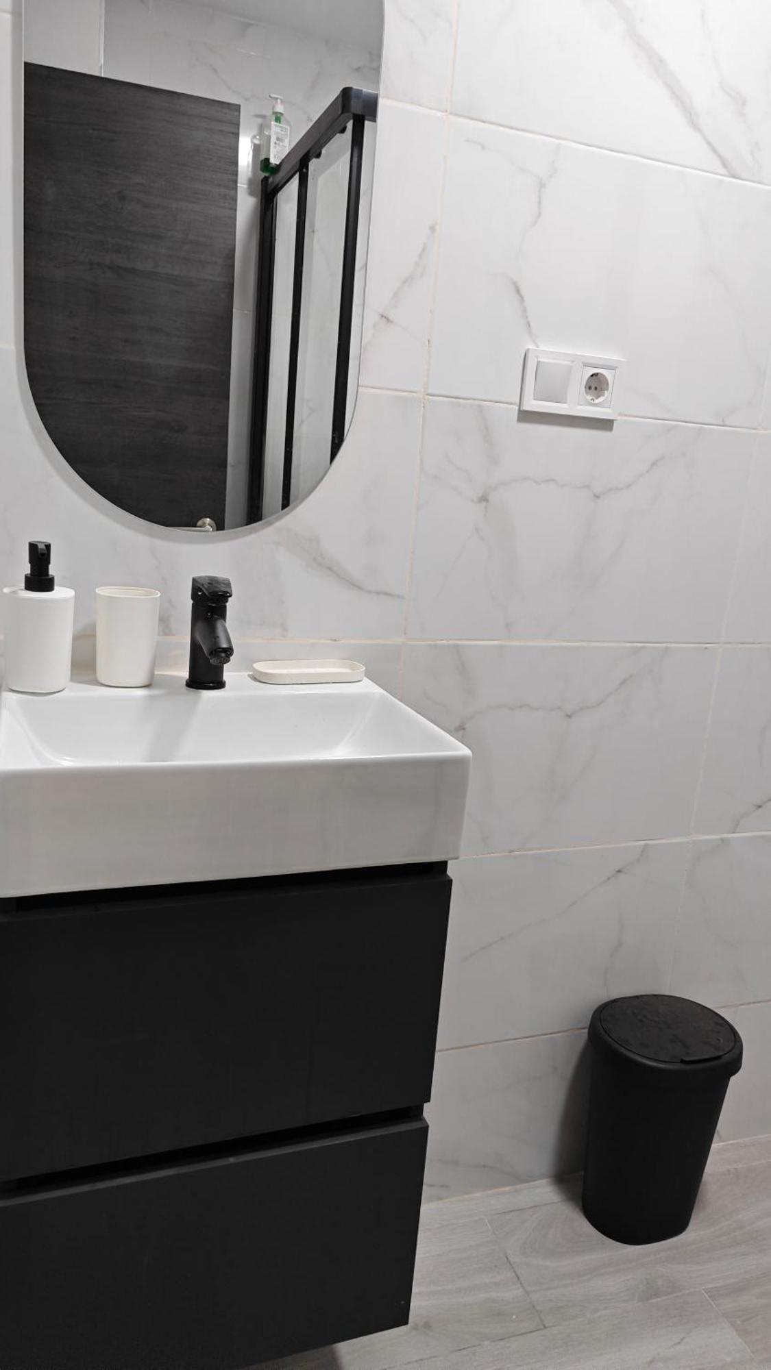 Vialia Playa Apartment Малага Екстериор снимка