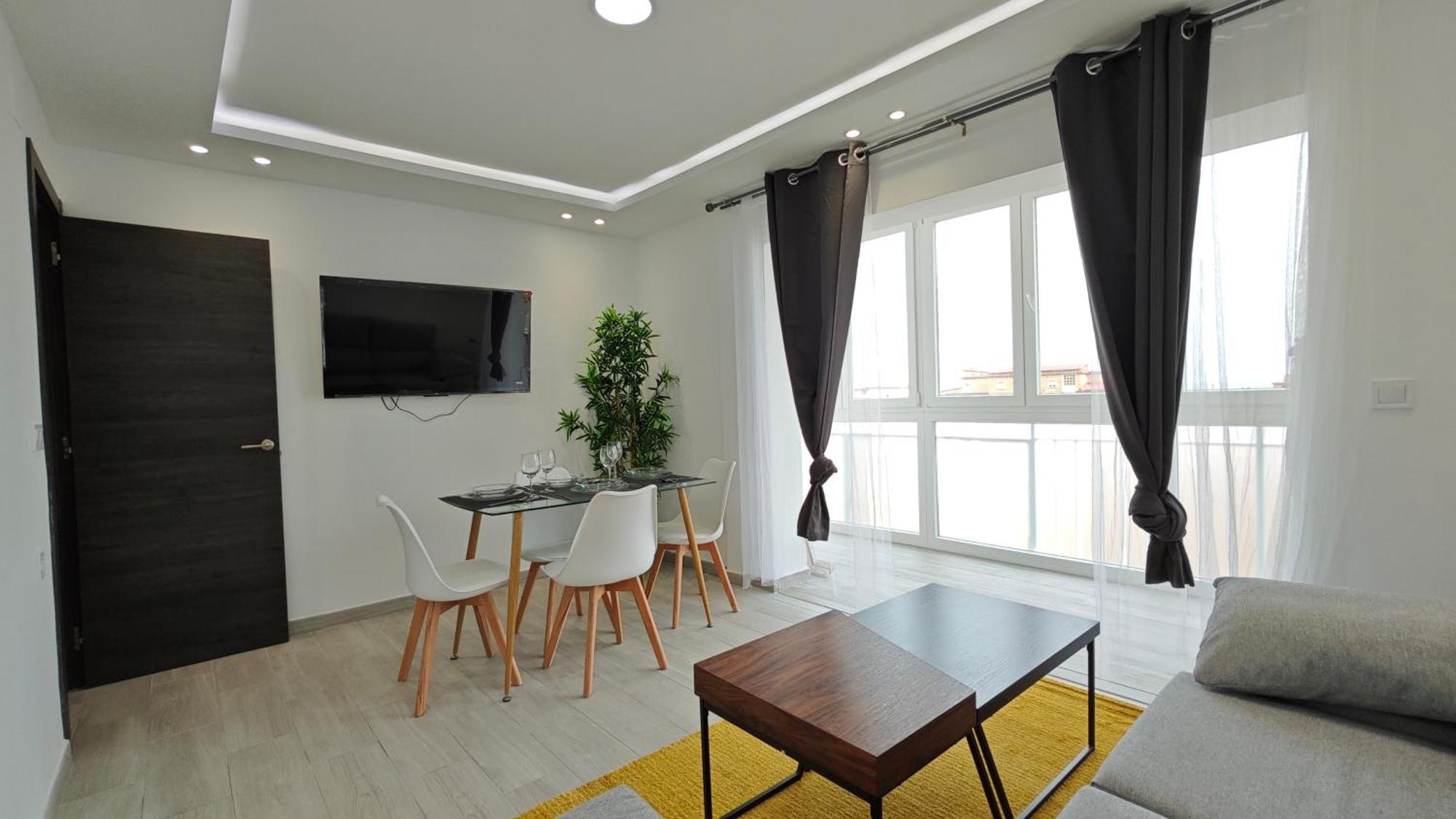 Vialia Playa Apartment Малага Стая снимка